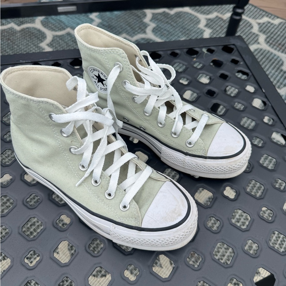 Converse High-Top Sneakers - Light Green and White 🐸